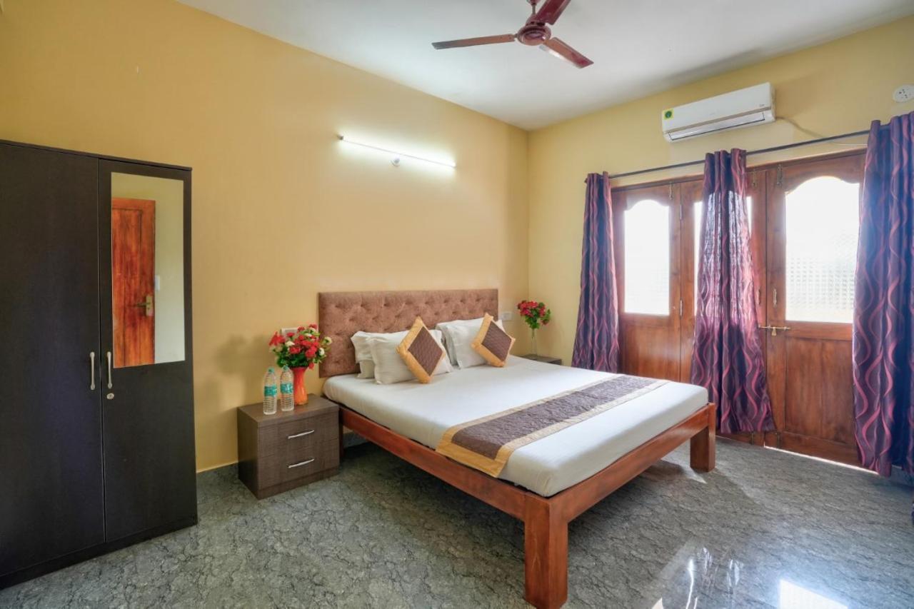 Golden Studio Apartment Goa كالانغيُت المظهر الخارجي الصورة