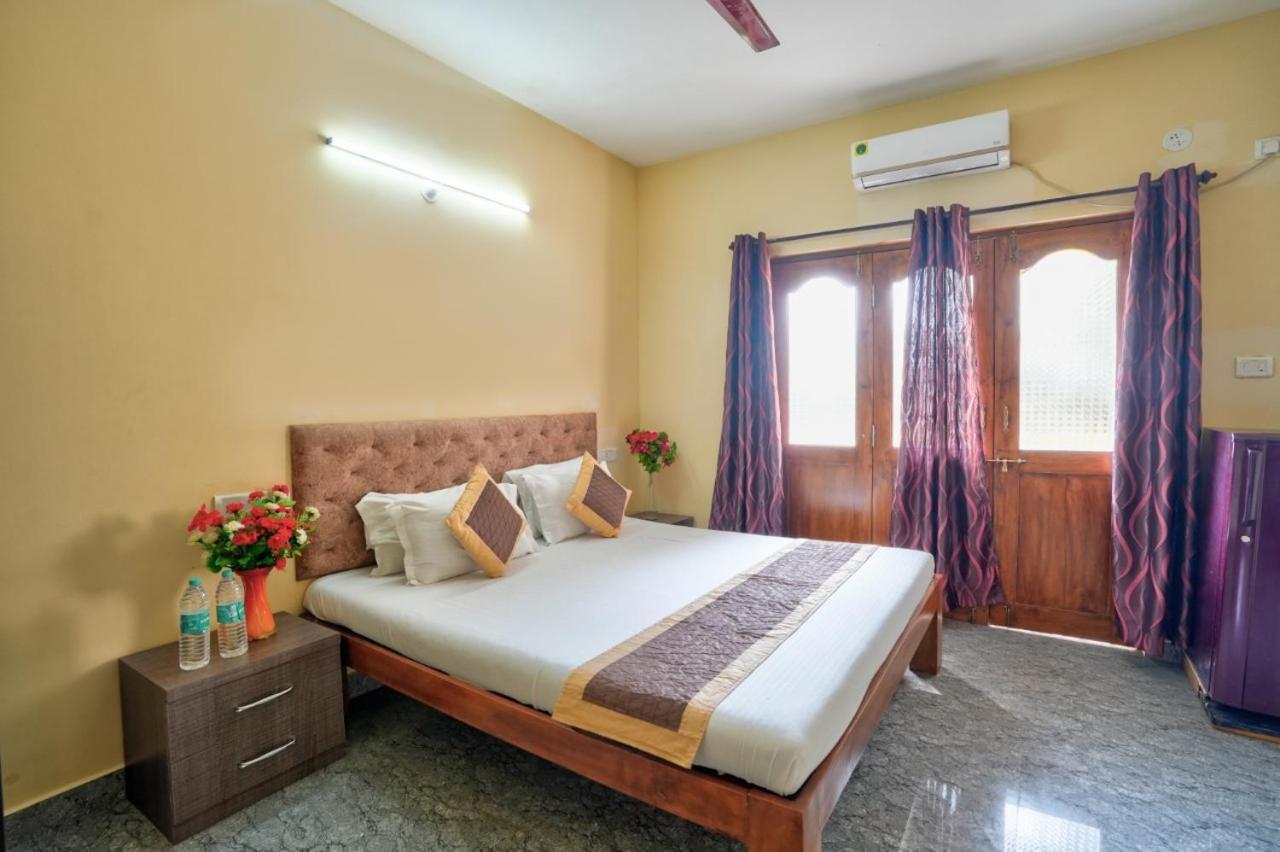 Golden Studio Apartment Goa كالانغيُت المظهر الخارجي الصورة